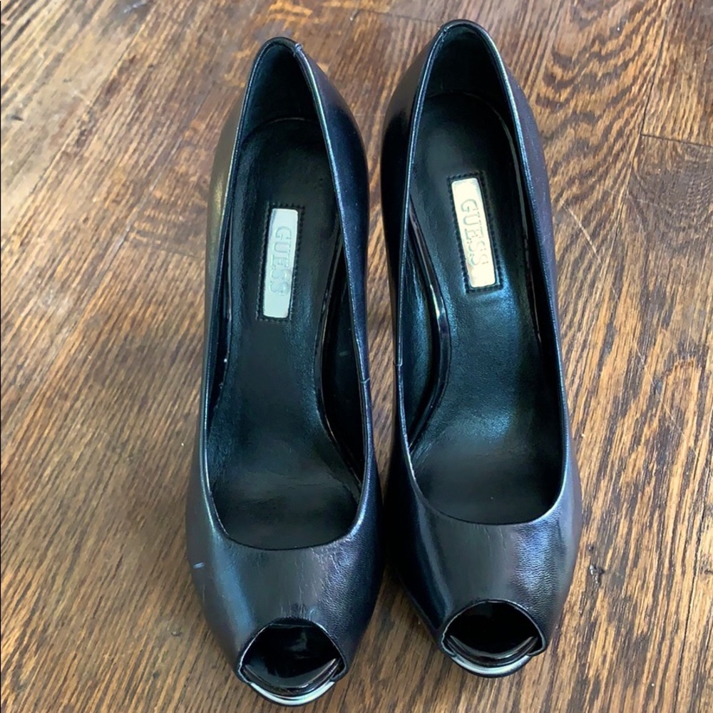 Guess peep toe pumps